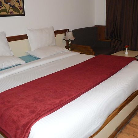 Standard Hotel And Resturant Srinagar (Jammu and Kashmir) Ngoại thất bức ảnh