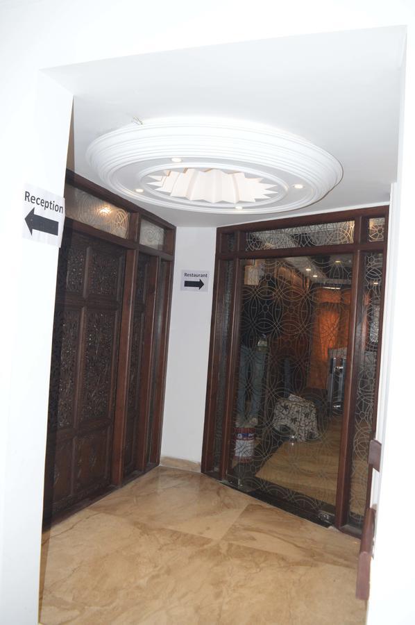 Standard Hotel And Resturant Srinagar (Jammu and Kashmir) Ngoại thất bức ảnh