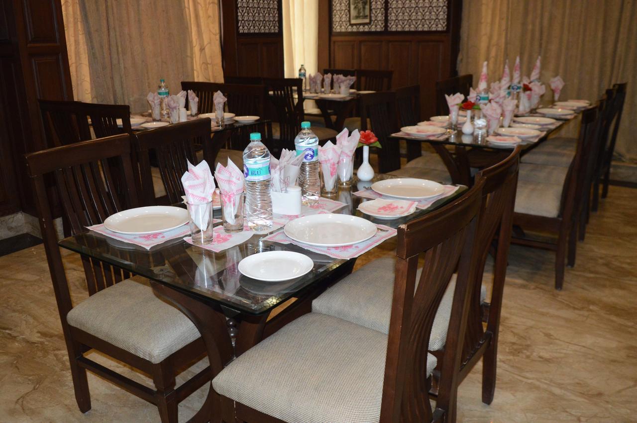 Standard Hotel And Resturant Srinagar (Jammu and Kashmir) Ngoại thất bức ảnh
