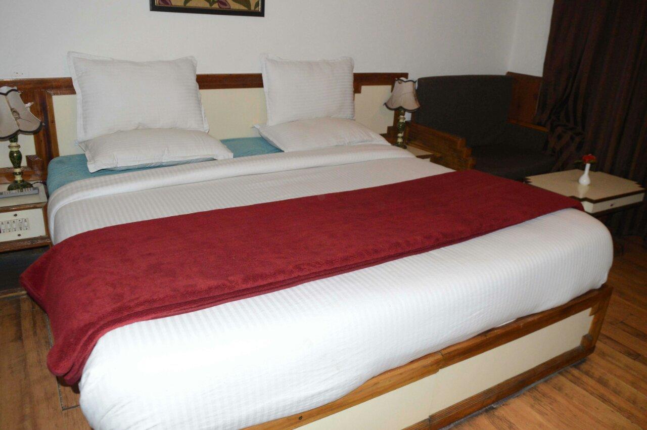 Standard Hotel And Resturant Srinagar (Jammu and Kashmir) Ngoại thất bức ảnh