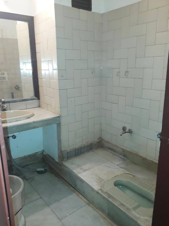 Standard Hotel And Resturant Srinagar (Jammu and Kashmir) Ngoại thất bức ảnh