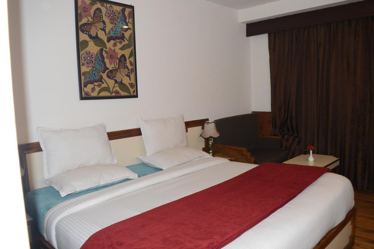 Standard Hotel And Resturant Srinagar (Jammu and Kashmir) Ngoại thất bức ảnh