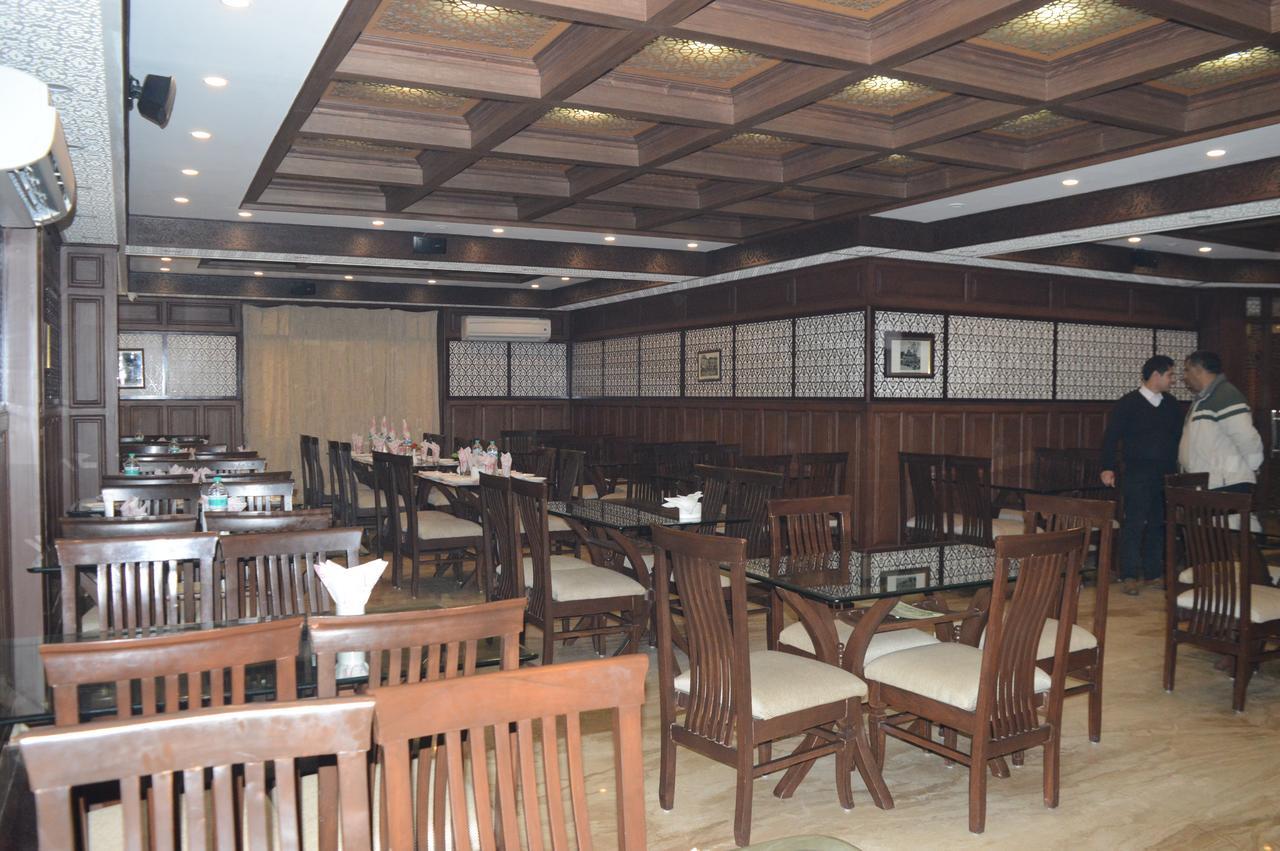 Standard Hotel And Resturant Srinagar (Jammu and Kashmir) Ngoại thất bức ảnh