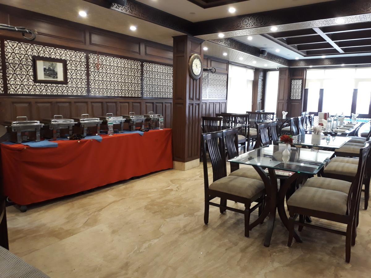 Standard Hotel And Resturant Srinagar (Jammu and Kashmir) Ngoại thất bức ảnh