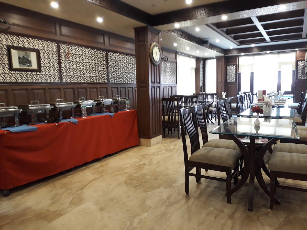 Standard Hotel And Resturant Srinagar (Jammu and Kashmir) Ngoại thất bức ảnh