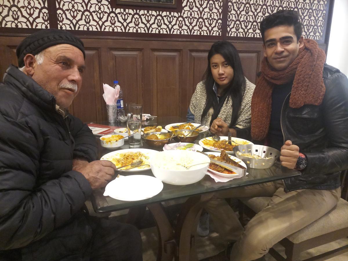 Standard Hotel And Resturant Srinagar (Jammu and Kashmir) Ngoại thất bức ảnh